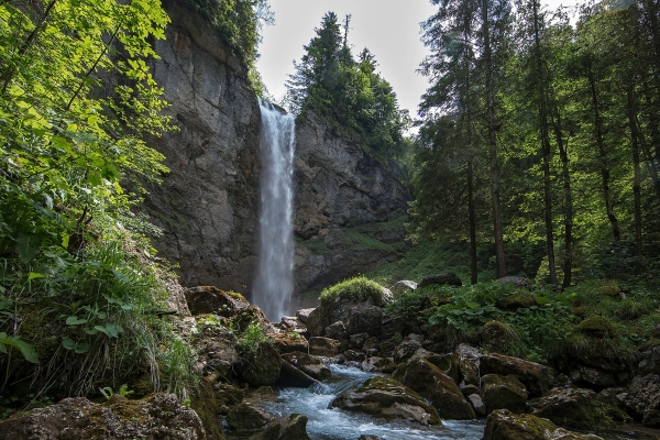 Zum wohl schönsten Wasserfall  im Alpstein